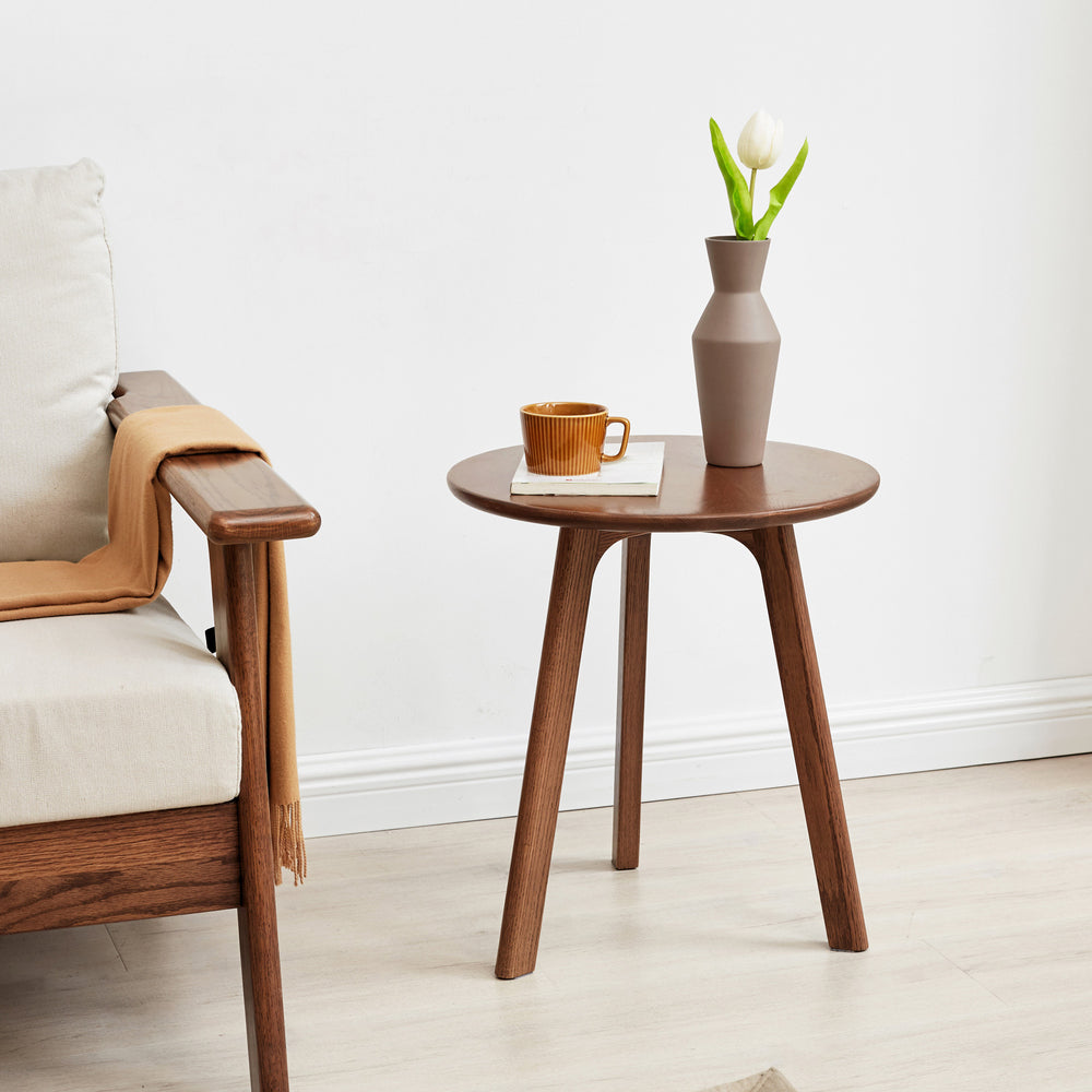 Mid-Century Modern Pebble-Shaped Solid Oak End/Coffee Table — Versatile Night Stand